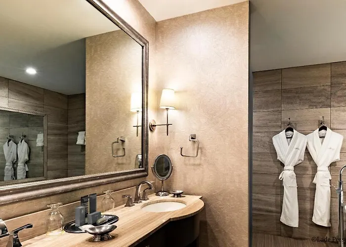La Banque 4* Homewood