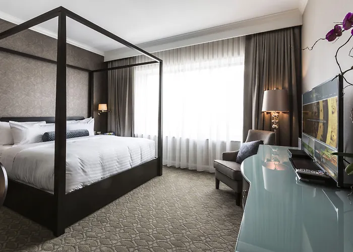 Hotel La Banque 4*