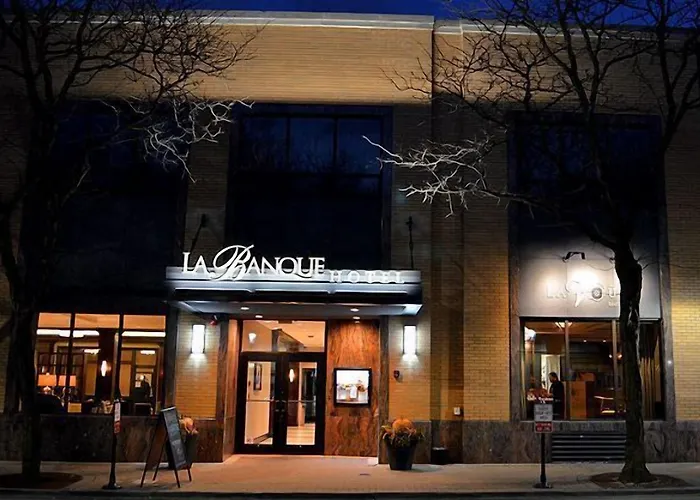 La Banque Hotel 4*